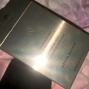 COPY - Kevyn aucoin sensual skin powder foundation in light